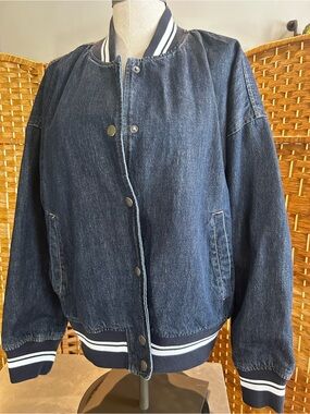 Old Navy Denim Bomber Jacket Medium 100% Cotton Varsity Snap Front Oversized